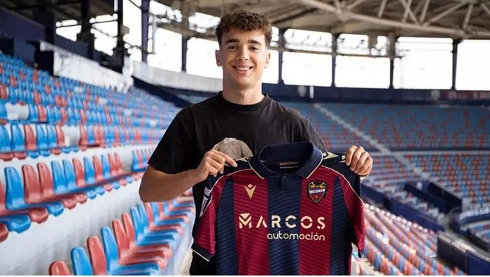 В Україну може приїхати гарячий вінгер з Іспанії – клуби УПЛ готові "битися" за гравця