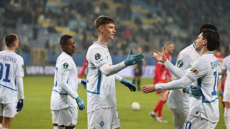 Владислав Бленуце (в центрі) / Фото Динамо Владислав Бленуце (в центрі) / Фото Динамо