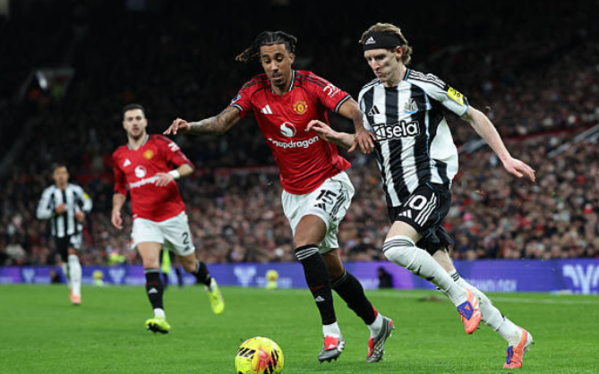 Манчестер Юнайтед – Ньюкасл / Photo by DARREN STAPLES / Contributor via Getty Images