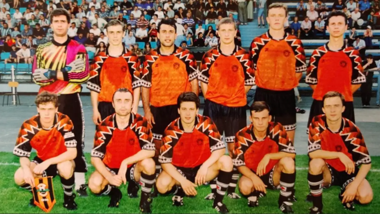 Александр Осташов в составе Шахтера 90-х / Фото из архива Александр Осташов в составе Шахтера 90-х / Фото из архива