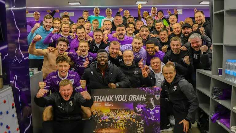 ЛНЗ празднует чемпионство в первой части УПЛ / Фото ФК ЛНЗ ЛНЗ празднует чемпионство в первой части УПЛ / Фото ФК ЛНЗ