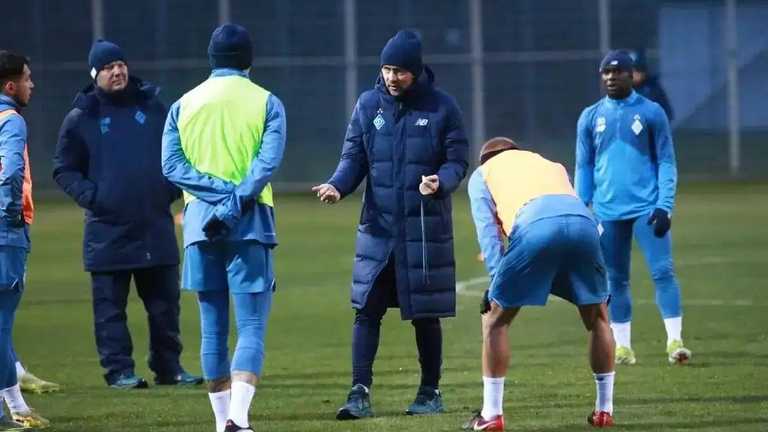 Игорь Костюк (в центре) / ФК Динамо Игорь Костюк (в центре) / ФК Динамо