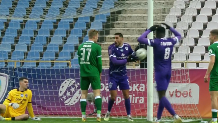 ЛНЗ забил самый курьезный гол сезона и возглавил УПЛ, разбив Оболонь – Проспер снова поразил ЛНЗ забил самый курьезный гол сезона и возглавил УПЛ, разбив Оболонь – Проспер снова поразил