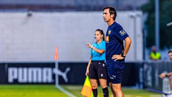 Тренер Валенсії разом з трьома своїми дітьми загинув у жахливій корабельній аварії Тренер Валенсії разом з трьома своїми дітьми загинув у жахливій корабельній аварії