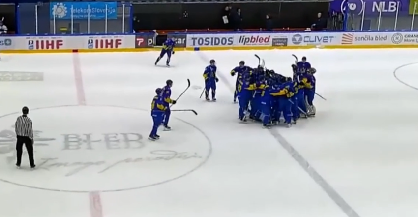 Збірна України з хокею в овертаймі покарала команду з російським тренером – переможний старт на ЧС U-20