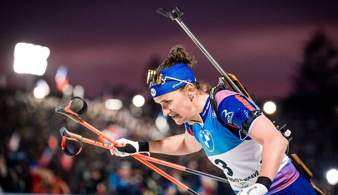 Биатлонная суперзвезда-мошенница выступила с поддержкой соперницы, которая провалила старт сезона