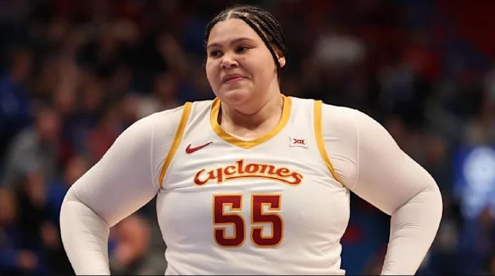 Самая вирусная баскетболистка мира поражает феноменальной результативностью (ВИДЕО)