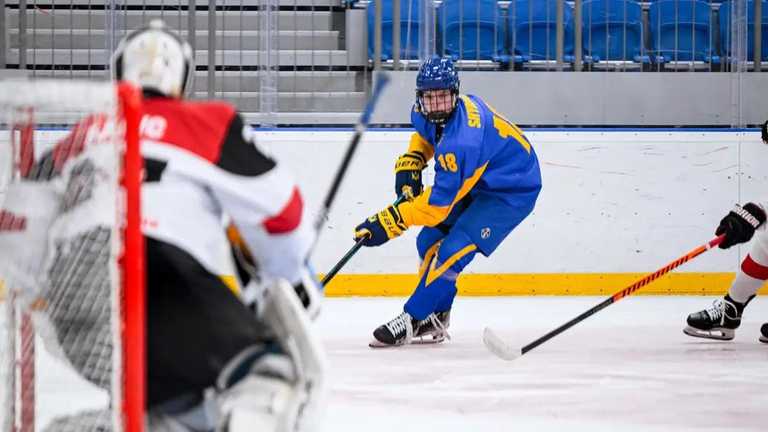 Украинцы потерпели поражение от австрийцев / фото: IIHF Украинцы потерпели поражение от австрийцев / фото: IIHF