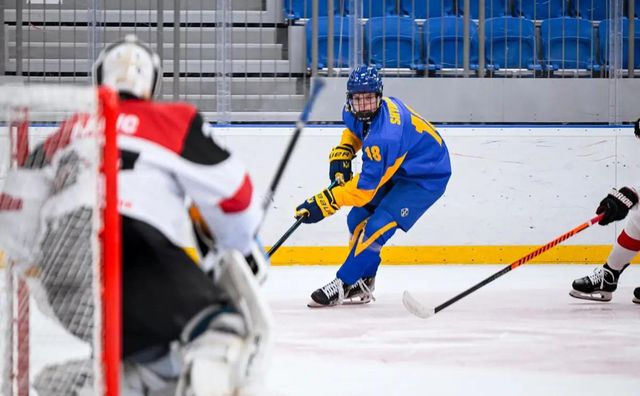 Украина проиграла бешеную перестрелку в 11 шайб на ЧМ-2026 U-20 по хоккею и потеряла все шансы на выход в элитраунд