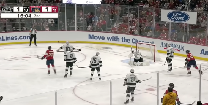 НХЛ: Кароліна продовжує домінувати на Сході, сенсаційна поразка Детройта, перемога чемпіона