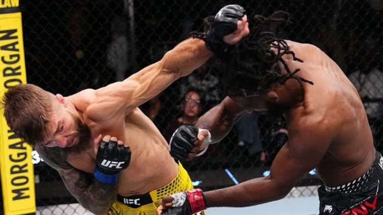 Амосов – Мігні / Фото UFC Амосов – Мігні / Фото UFC