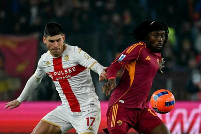 Руслан Малиновский против Ромы / Фото Getty Images