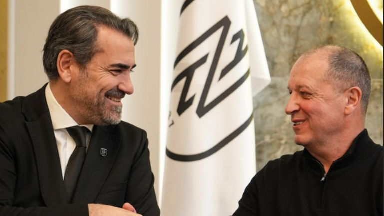 Юрій Вернидуб (справа) / Нефтчі Юрій Вернидуб (справа) / Нефтчі