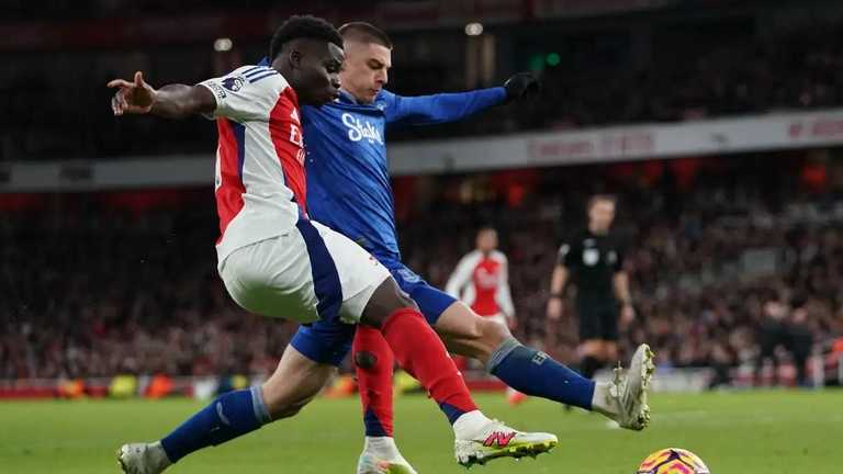 Виталий Миколенко против Букайо Саки / Getty Images Виталий Миколенко против Букайо Саки / Getty Images