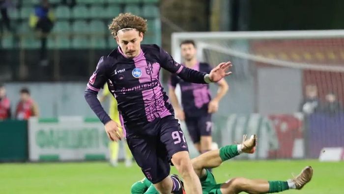 Клуб УПЛ попрощается с опытным игроком, но оставляет своего лидера, – источник Клуб УПЛ попрощается с опытным игроком, но оставляет своего лидера, – источник