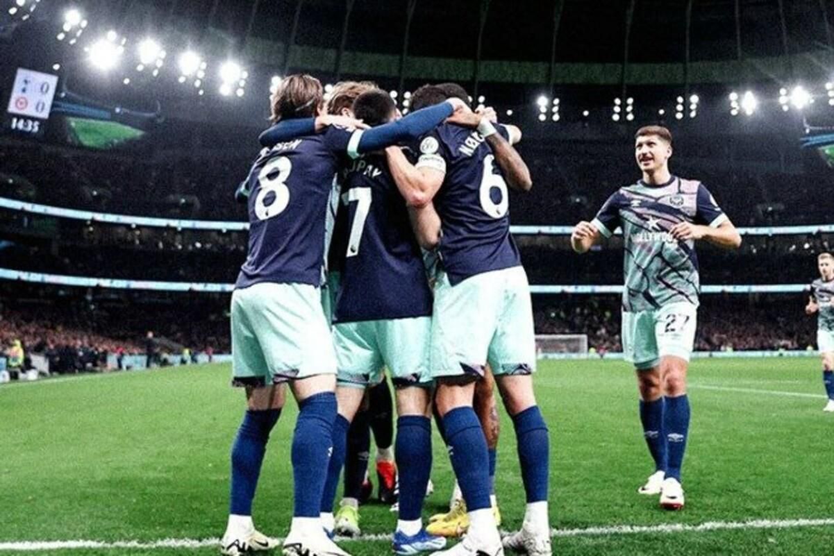 Гравці Брентфорда / Фото ФК Брентфорд