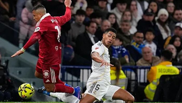 Реал чудом обыграл Севилью в большинстве – Куртуа заменил Лунина в роли героя и остановил экс-звезду Барселоны Реал чудом обыграл Севилью в большинстве – Куртуа заменил Лунина в роли героя и остановил экс-звезду Барселоны