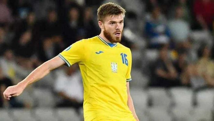 Футболіст збірної України зацікавив ще один клуб Серії А – Бенфіка спробує перехопити українця Футболіст збірної України зацікавив ще один клуб Серії А – Бенфіка спробує перехопити українця