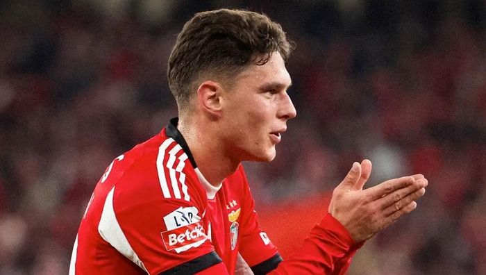 "Его нога спасла Бенфику от гола": португальская пресса оценила игру Судакова и Трубина в лиссабонском дерби "Его нога спасла Бенфику от гола": португальская пресса оценила игру Судакова и Трубина в лиссабонском дерби