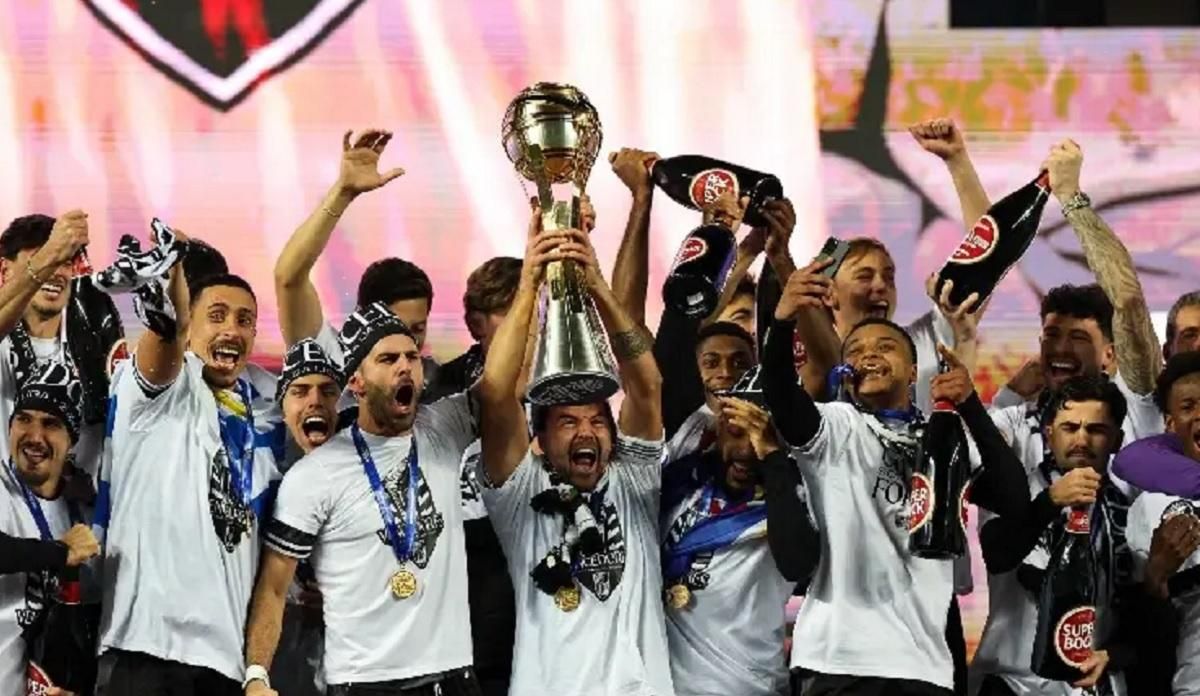 Витория Гимараеш празднует титул / Фото EFE