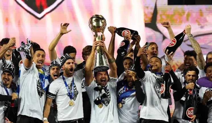 Витория Гимараеш празднует титул / Фото EFE