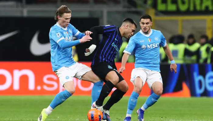 Наполі врятував нічию проти Інтера – Конте вилучили, екс-зірка МЮ відповів дублем Наполі врятував нічию проти Інтера – Конте вилучили, екс-зірка МЮ відповів дублем