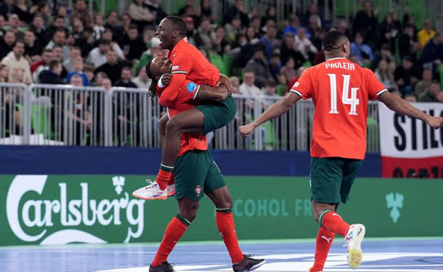 Українці дебютували на Євро-2026 з футзалу матчем з 8 голами і 2 червоними: чинні чемпіони яскраво перемогли