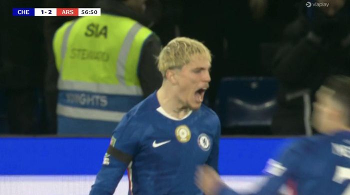 Арсенал перестрелял Челси в матче с 5 голами –вратарь дважды подставил нового тренера, партнер Месси сохранил интригу