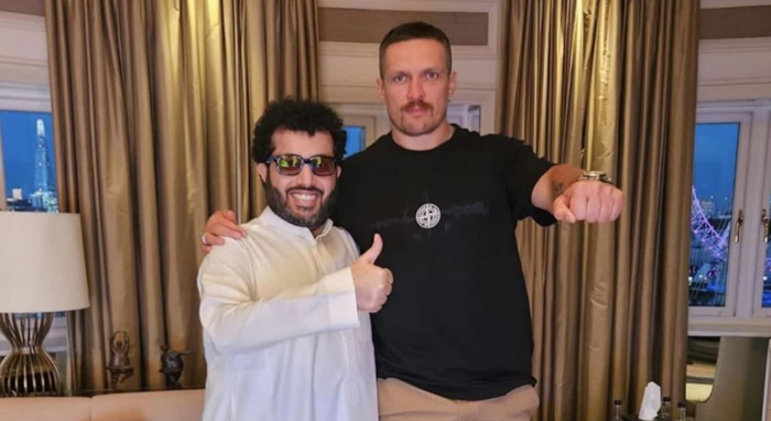 Усик прокомментировал информацию об отказе Турки Аль-Шейха от него