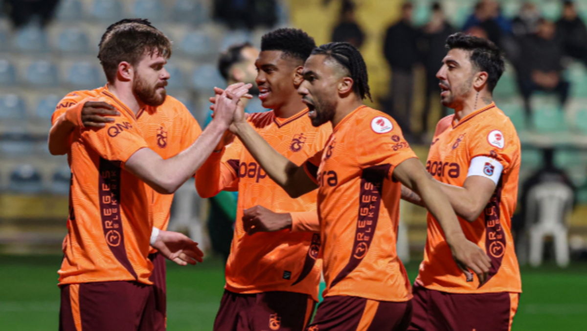 Батагов з партнерами / Фото ФК Трабзонспор