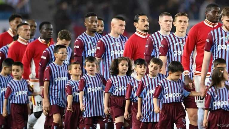 Даниил Сикан (третий справа) / Фото Трабзонспора Даниил Сикан (третий справа) / Фото Трабзонспора