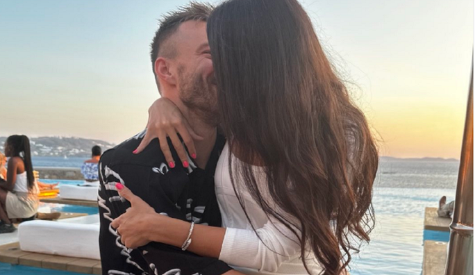 Забарный разделил ночь с потрясающей красавицей, Ярмоленко в восторге от жены – новогодний фурор (ФОТО)