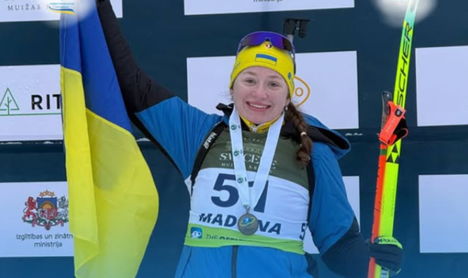 Украинская биатлонистка выиграла третью медаль в сезоне