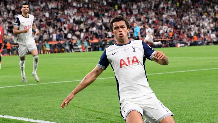 Соперник Динамо оформил рекордный трансфер из АПЛ – игрок решил судьбу в еврокубках