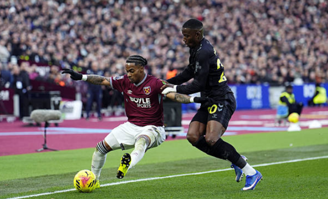 АПЛ: экс-клуб Ярмоленко уверенно одолел главную сенсацию чемпионата, но не смог покинуть зону вылета