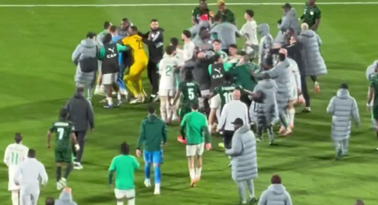 Сутичка після матчу / Скріншот Сутичка після матчу / Скріншот