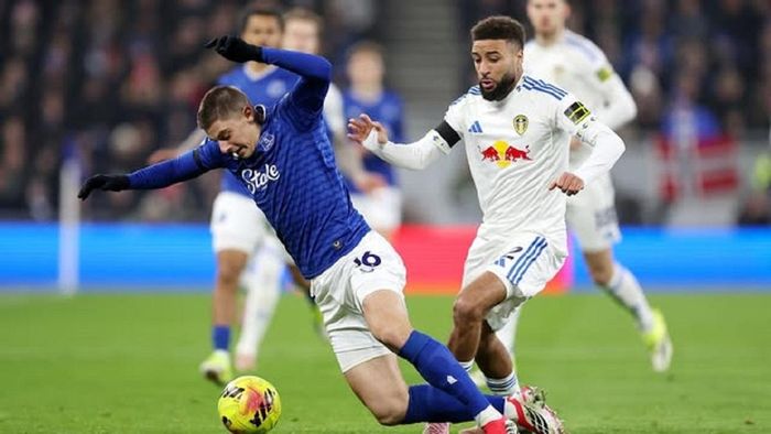 Эвертон с Миколенко спас очко против Лидса и поднялся в топ-10 АПЛ