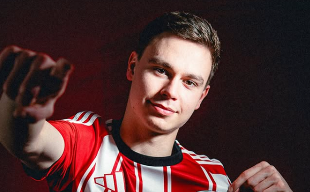 Футболіст збірної України офіційно покинув клуб АПЛ