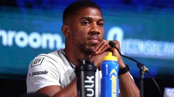 Джошуа виписали з лікарні після смертельної ДТП, в якій загинули два його тренери