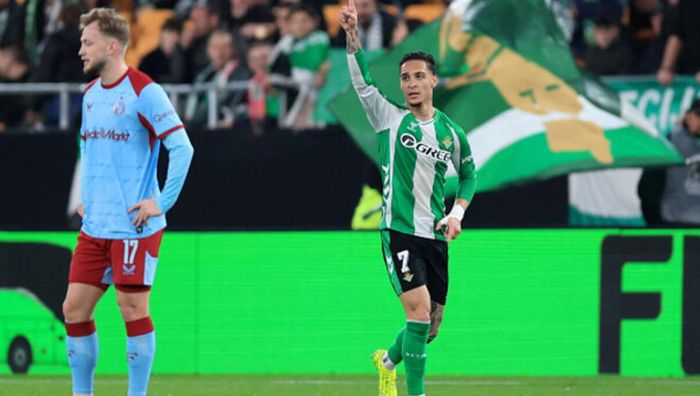 Екс-зірка МЮ вивів Бетіс до 1/8 фіналу Ліги Європи – Штутгарт здобув перемогу в кінці гри, Бранн втримався у плей-офф Екс-зірка МЮ вивів Бетіс до 1/8 фіналу Ліги Європи – Штутгарт здобув перемогу в кінці гри, Бранн втримався у плей-офф