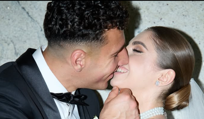 Возлюбленная игрока Динамо трогательно поздравила мужа с Днем рождения – поблагодарила Бога и зацеловала