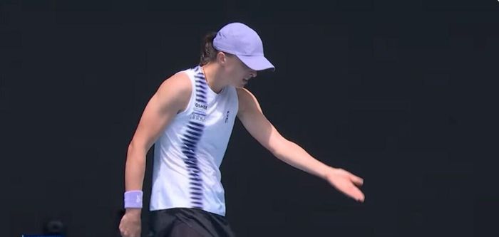Свьонтек после поражения набросилась на организаторов Australian Open: "Быть мемом – это не часть нашей профессии"