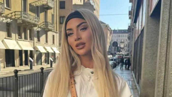 Найкрасивіша футболістка світу в бікіні пожонглювала культовим м'ячем (ФОТО)