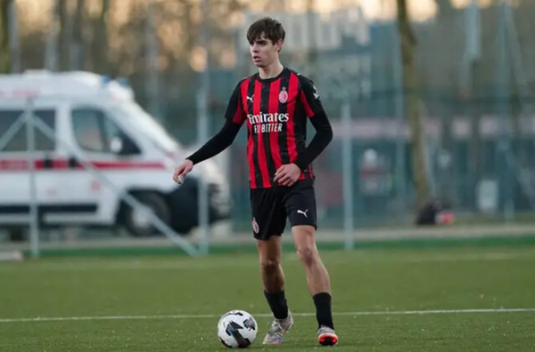 Захисник Мілана розповів, чому відмовився від збірної Італії заради України