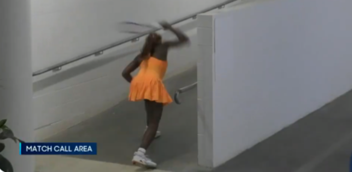 Гофф взбесилась после позорного поражения от Свитолиной и разбила ракетку – видео эмоций