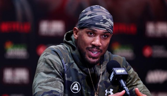 Джошуа вперше заговорив публічно після аварії, в якій загинули двоє його тренерів