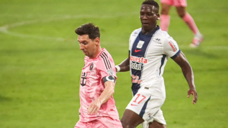 Месси против Альянса / Фото с Х Месси против Альянса / Фото с Х