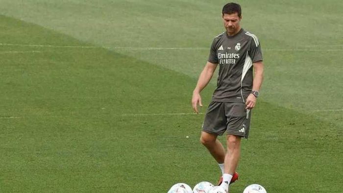 Хаби Алонсо после скандального ухода из Реала готов возглавить лишь один клуб