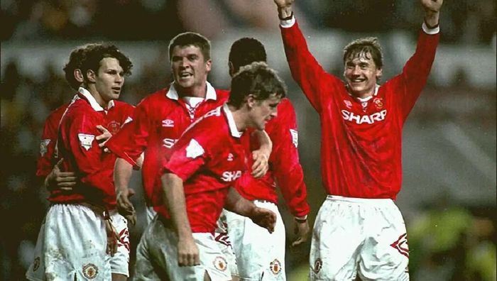 Манчестер Юнайтед оскандалился из-за поздравления украинца, который сейчас тренирует в России Манчестер Юнайтед оскандалился из-за поздравления украинца, который сейчас тренирует в России