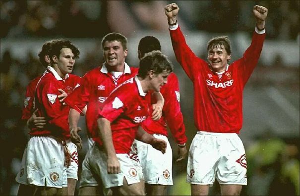 Манчестер Юнайтед оскандалился из-за поздравления украинца, который сейчас тренирует в России